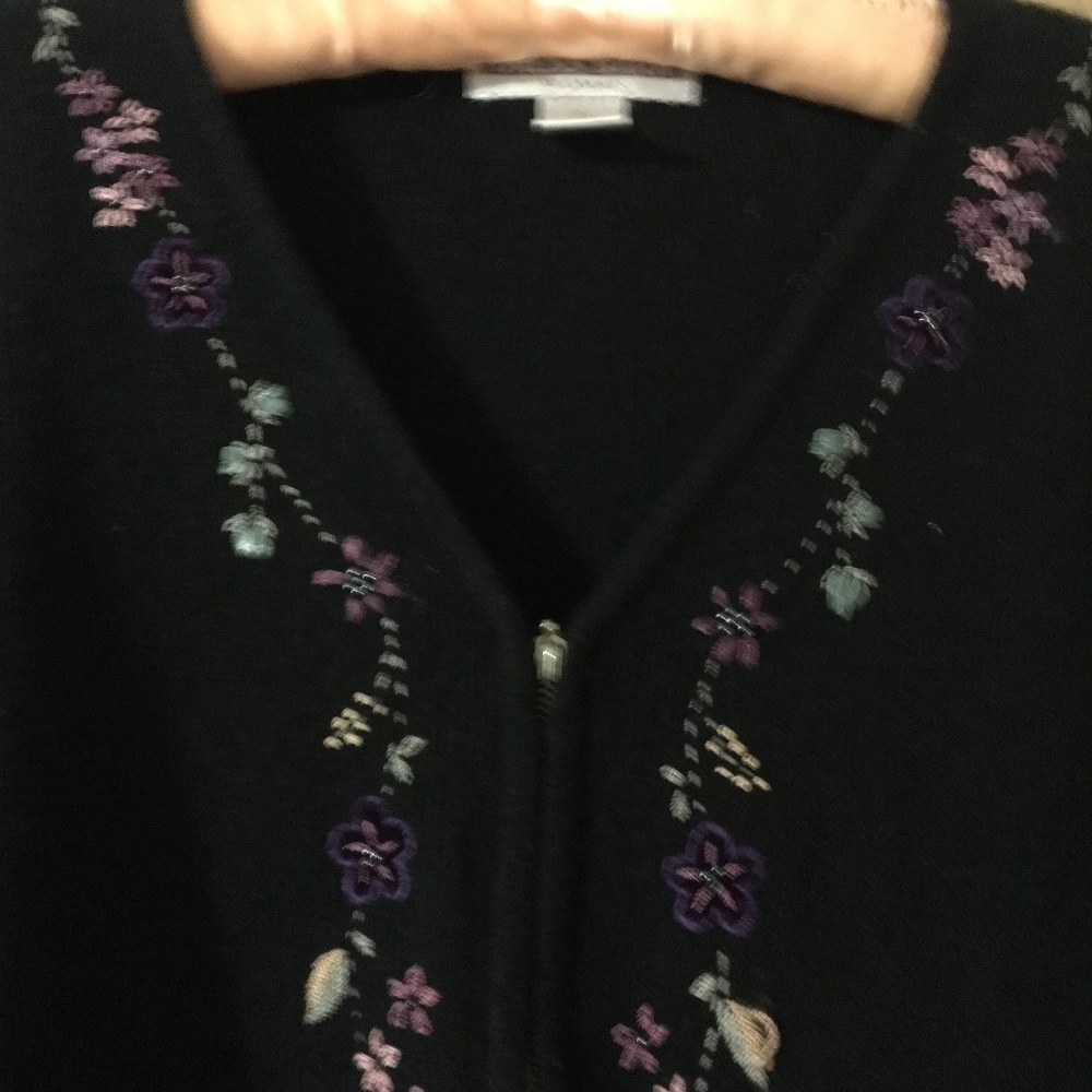 Brand New Dress Barn embroidered sweater